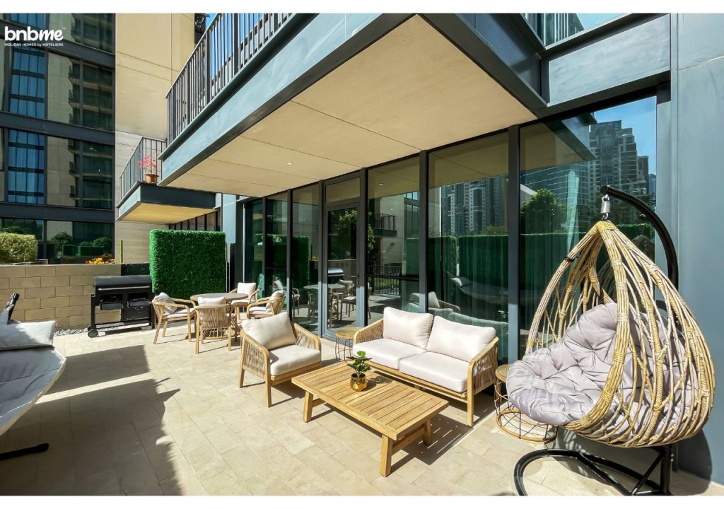 Дубай: Апартаменты Duplex w/ large outdoors patio on Pool level@BurjK-209
