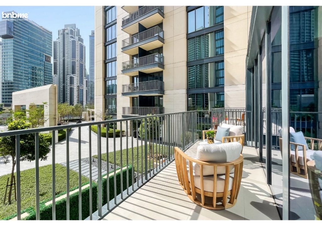Дубай: Апартаменты Duplex w/ large outdoors patio on Pool level@BurjK-209