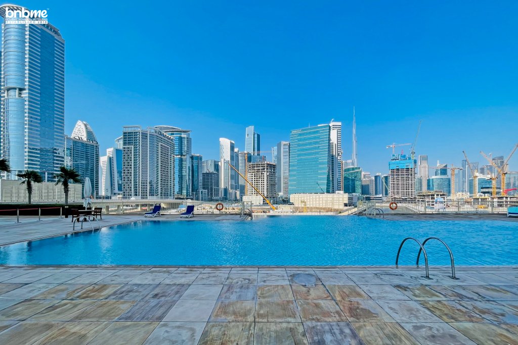 Дубай: Апартаменты bnbmehomes | Great Value 1 BR over looking Canal-303