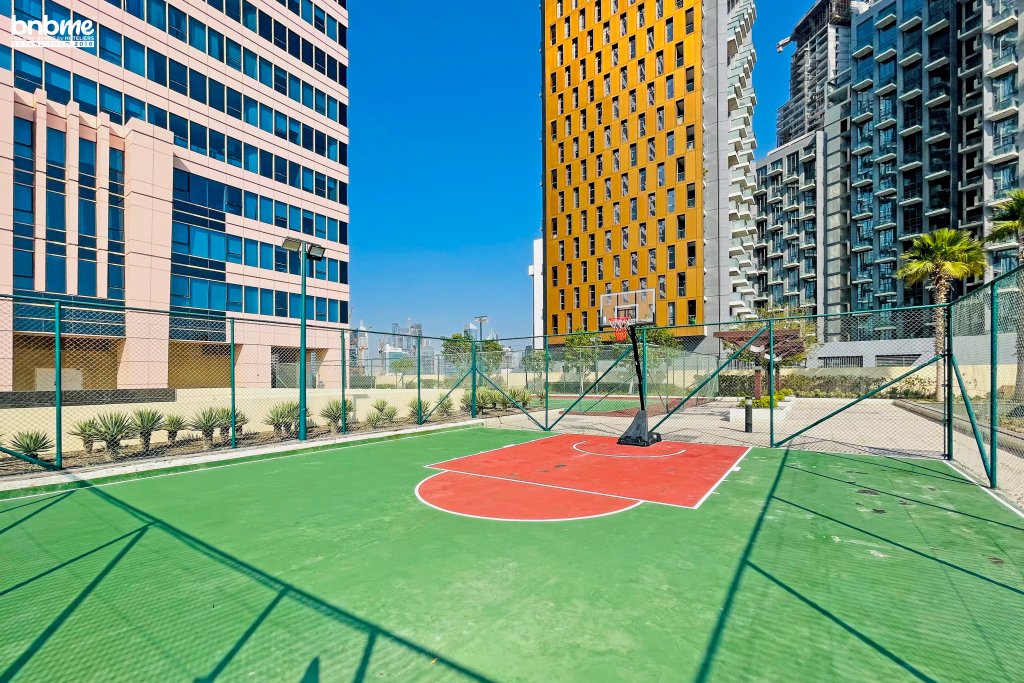 Дубай: Апартаменты bnbmehomes | Great Value 1 BR over looking Canal-303