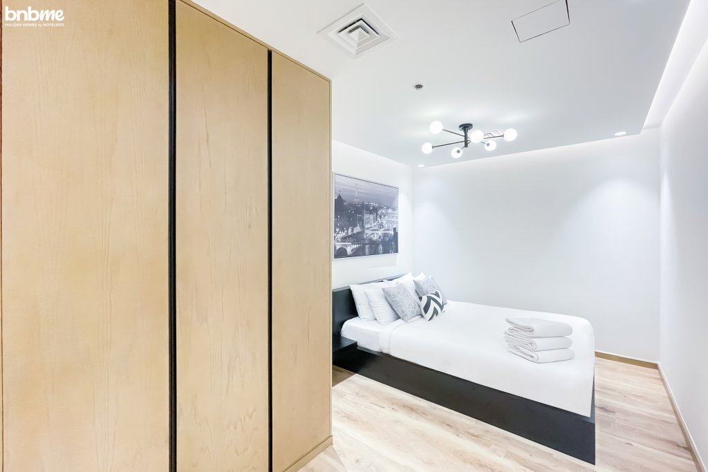Дубай: Апартаменты Upscale Modern Designer Interiors with Marina View-1902