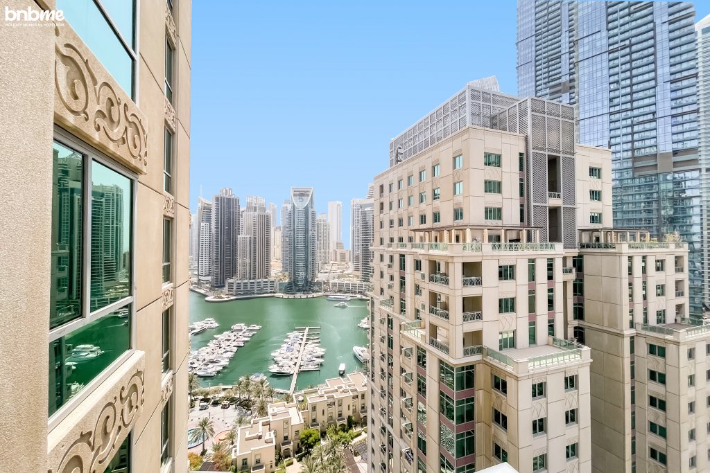 Дубай: Апартаменты Upscale Modern Designer Interiors with Marina View-1902