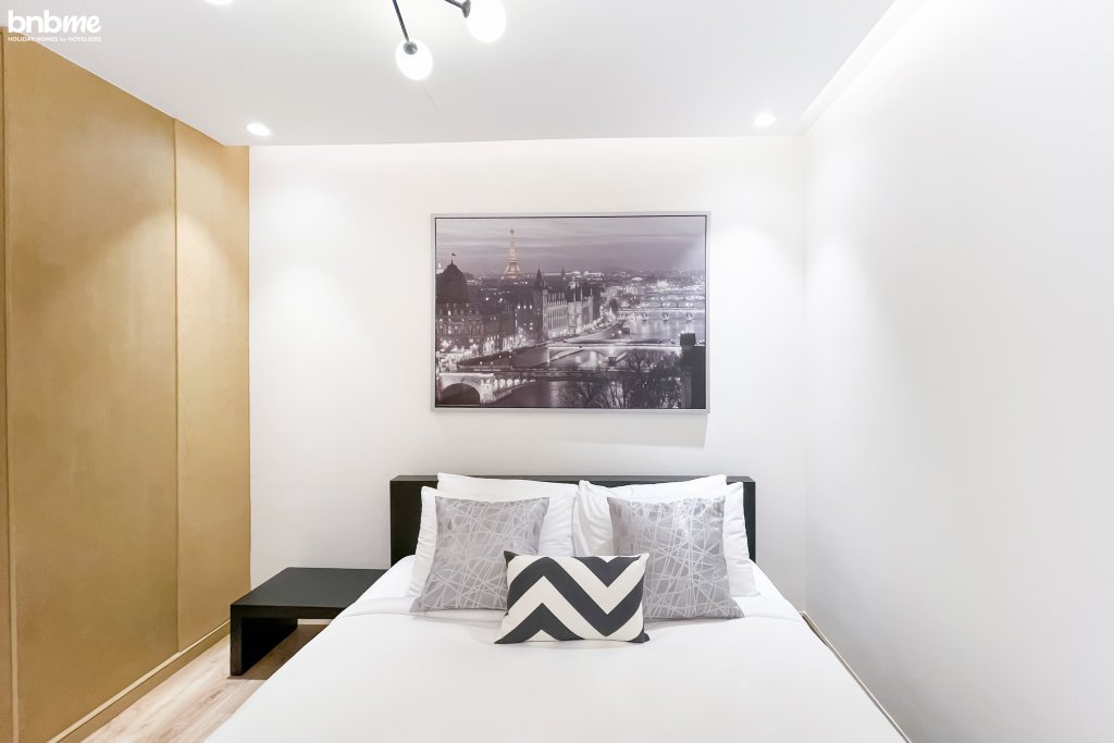 Дубай: Апартаменты Upscale Modern Designer Interiors with Marina View-1902