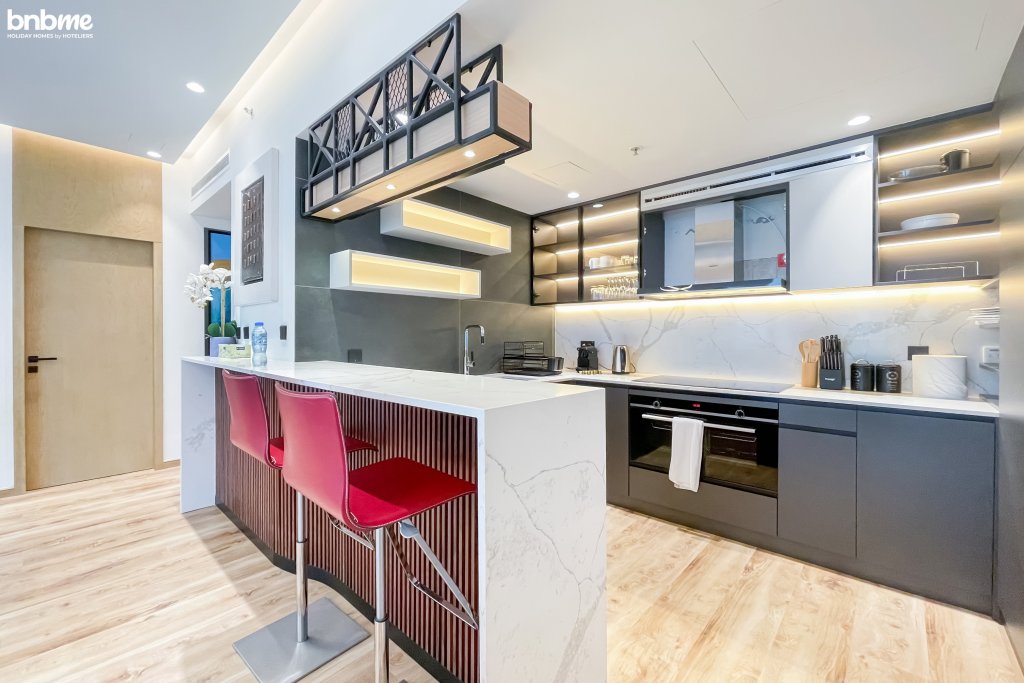 Дубай: Апартаменты Upscale Modern Designer Interiors with Marina View-1902