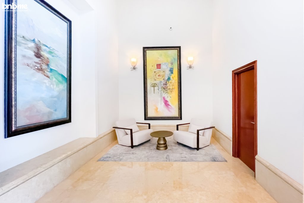 Дубай: Апартаменты Upscale Modern Designer Interiors with Marina View-1902
