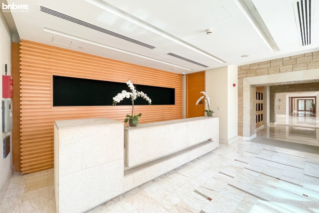 Дубай: Апартаменты Upscale Modern Designer Interiors with Marina View-1902