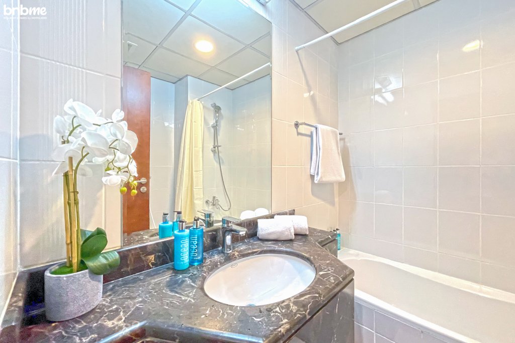 Дубай: Апартаменты bnbmehomes | Spacious Studio in Downtown nr Burj-1703