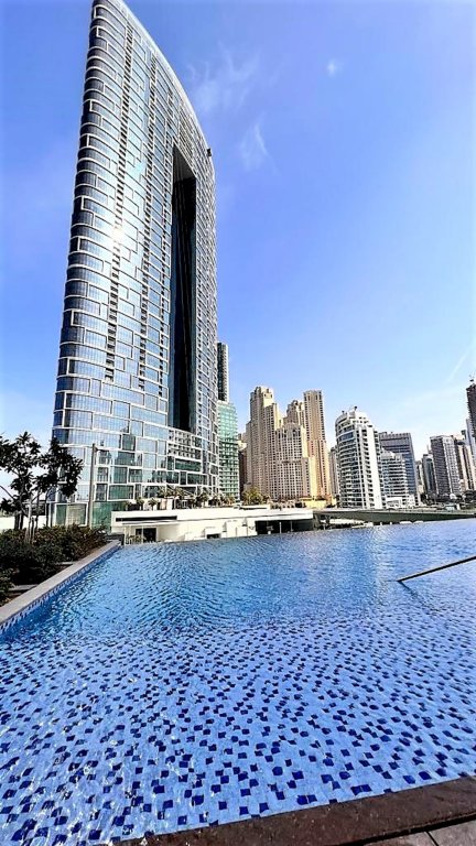 Дубай: Luxury beach front apartment with balcony Dubai Marina