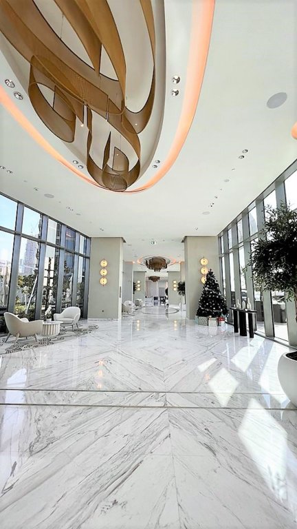 Дубай: Luxury beach front apartment with balcony Dubai Marina