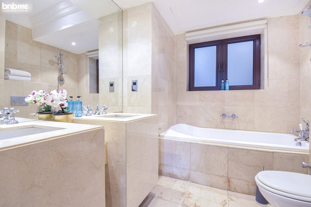 Дубай: bnbmehomes | Modern Luxury w/ Burj Khalifa View DT-6037