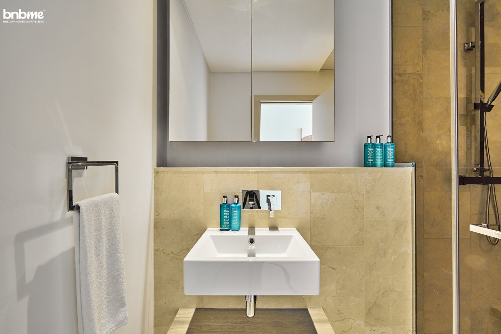 Дубай: Апартаменты bnbmehomes | Lux Beachfront Getaway on Palm-20412
