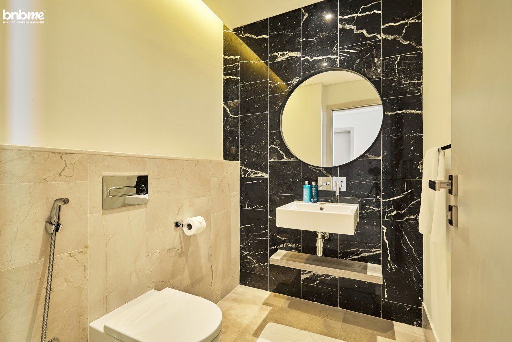 Дубай: Апартаменты bnbmehomes | Lux Beachfront Getaway on Palm-20412