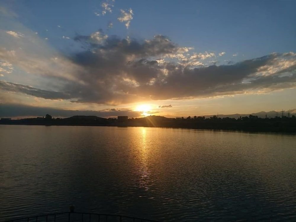 Ереван: Marco Polo Hotel at Yerevan Lake