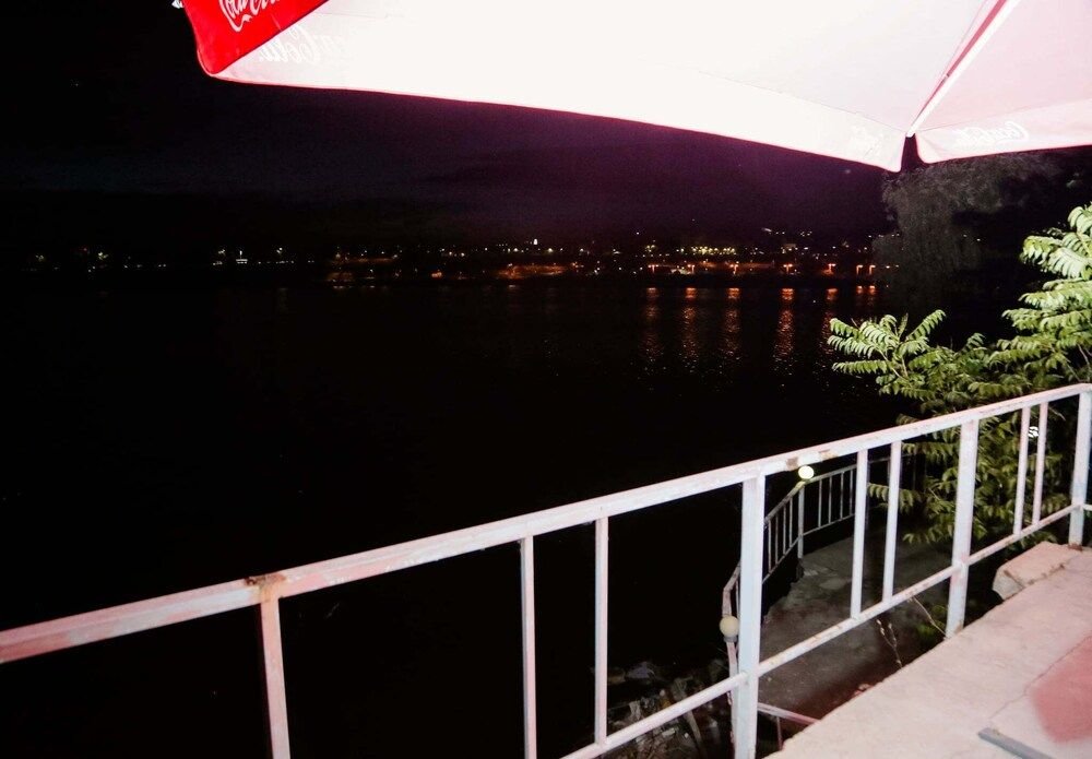 Ереван: Marco Polo Hotel at Yerevan Lake