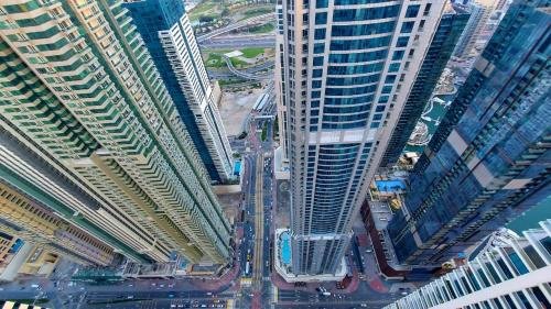 Дубай: skynest holiday homes princess tower 68th floor 1 bedroom apartment