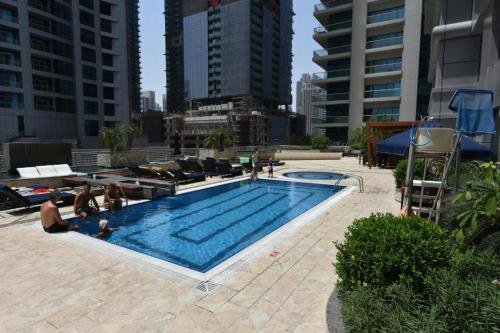 Дубай: skynest holiday homes princess tower 68th floor 1 bedroom apartment