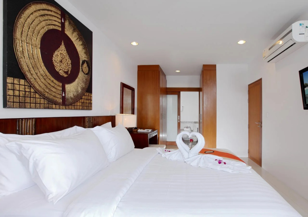 Тхаланг: The Park Surin Serviced Apartments