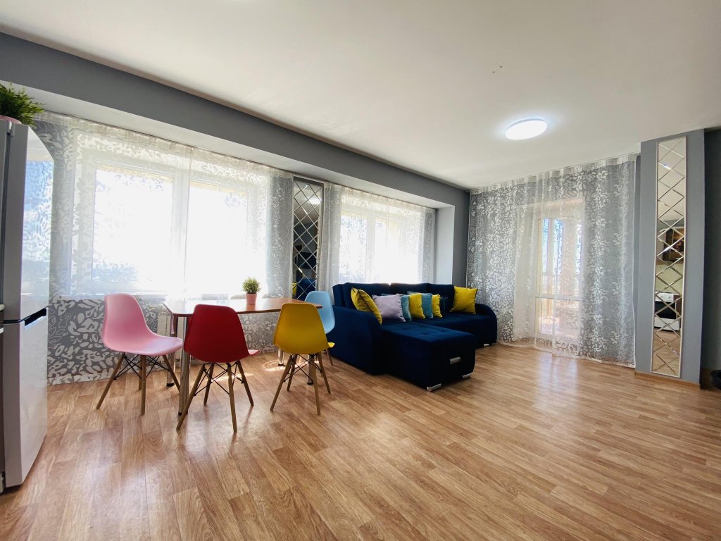 InnHome Apartments (ИннХоум) на проспекте Свердловский — фото 1