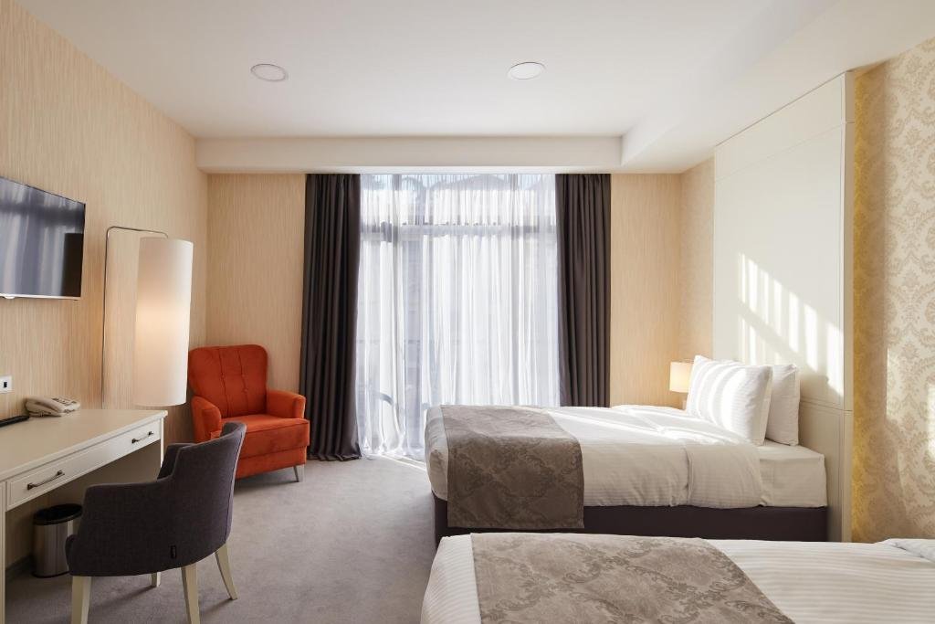 Тбилиси: Hotel Gallery Palace
