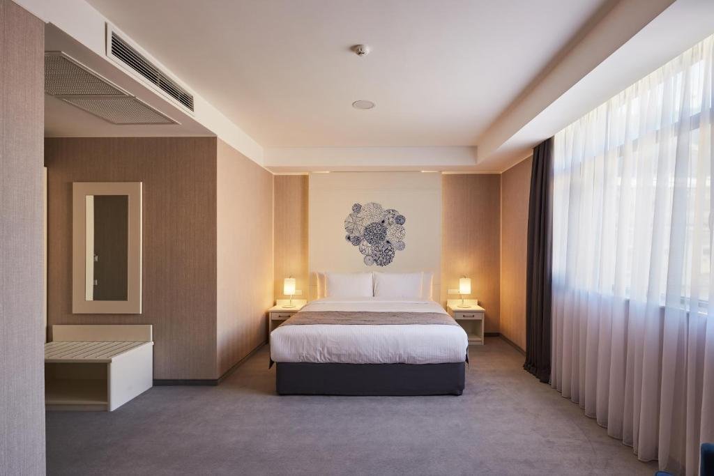 Тбилиси: Hotel Gallery Palace