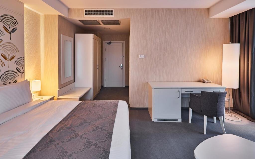 Тбилиси: Hotel Gallery Palace