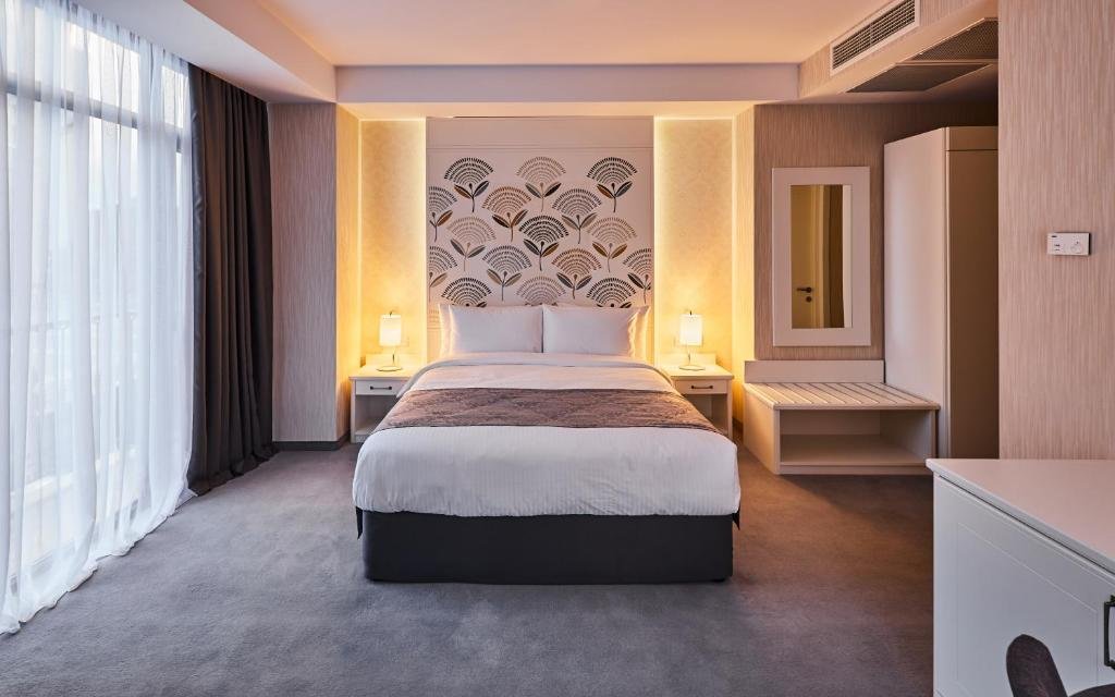 Тбилиси: Hotel Gallery Palace