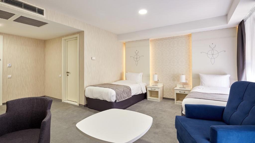 Тбилиси: Hotel Gallery Palace
