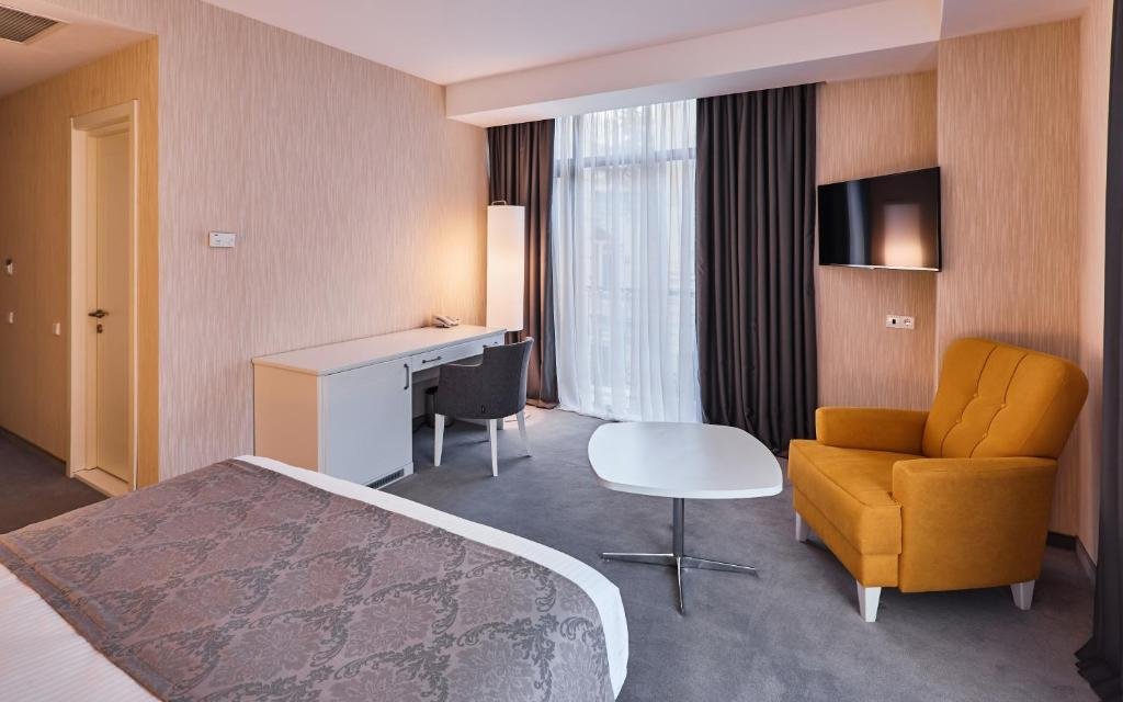 Тбилиси: Hotel Gallery Palace