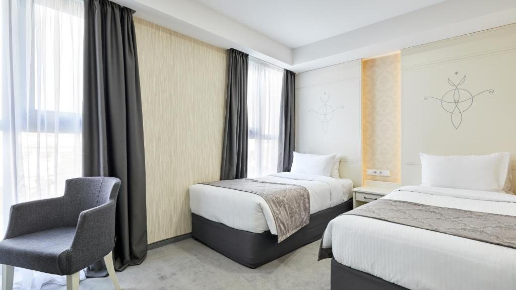 Тбилиси: Hotel Gallery Palace