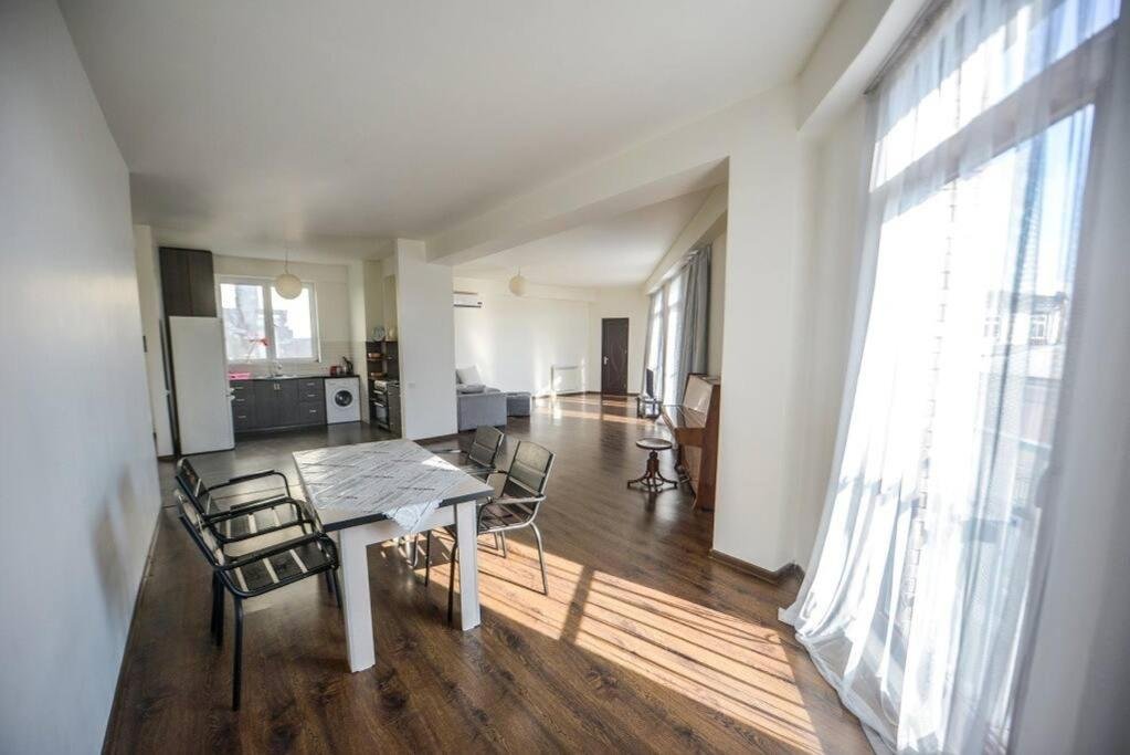 Батуми: Apartment in Old batumi - city centre