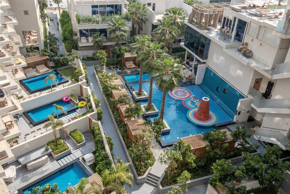 Дубай: Luxury Apartment w Incredible Views at Five on the Palm