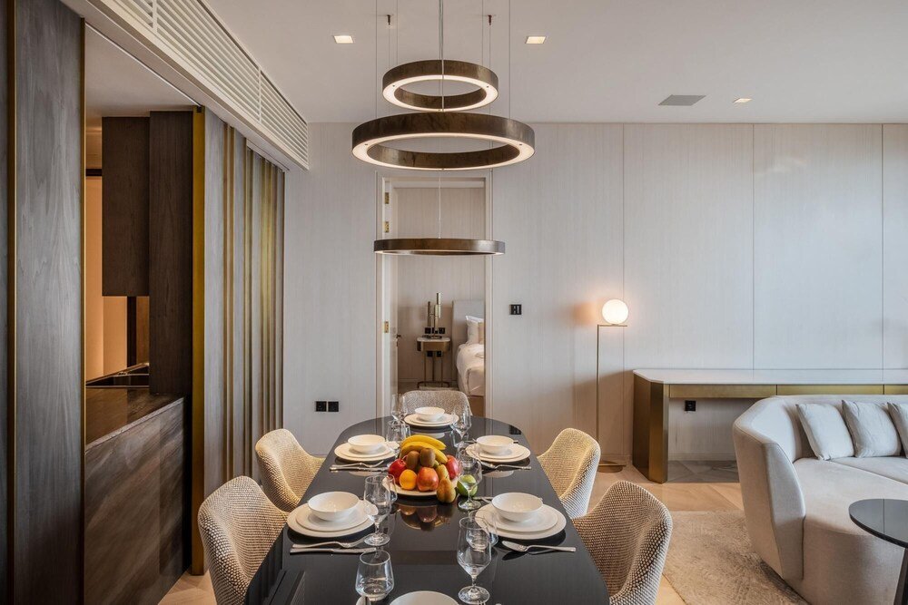 Дубай: Luxury Apartment w Incredible Views at Five on the Palm