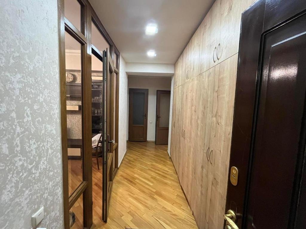 Ереван: Large cozy apartment on beginning of Komitas Ave