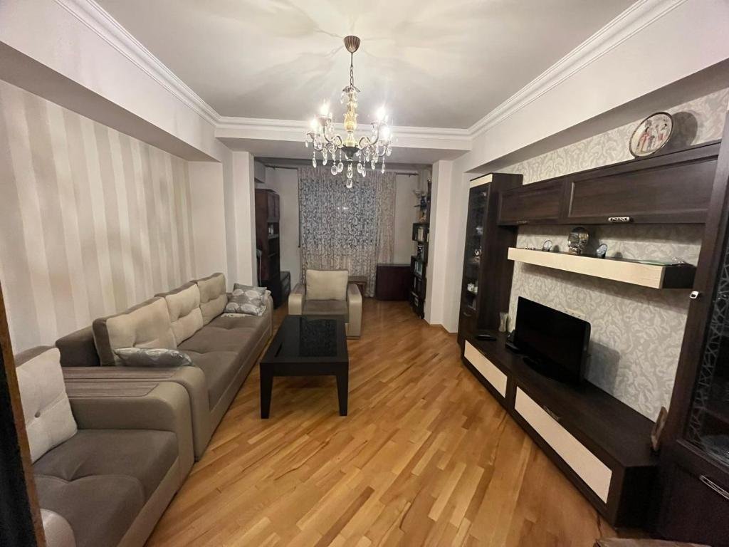 Ереван: Large cozy apartment on beginning of Komitas Ave
