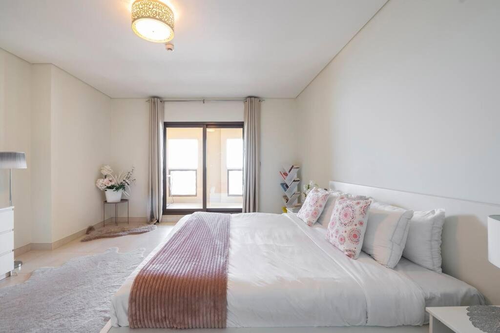 Дубай: Balqis Residense Palm Jumeirah,Pool, Beach, Top floor, Full sea view, Restaurants