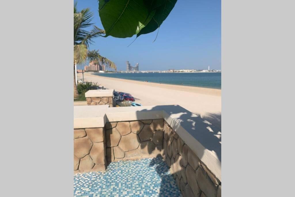 Дубай: Balqis Residense Palm Jumeirah,Pool, Beach, Top floor, Full sea view, Restaurants