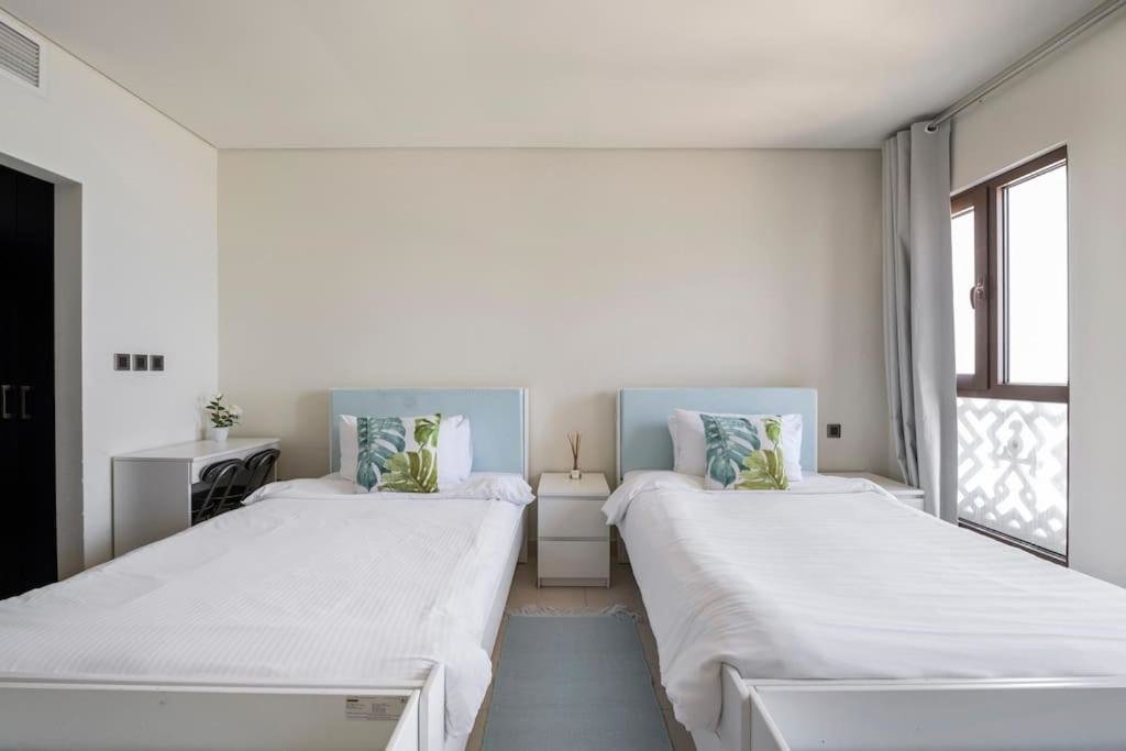 Дубай: Balqis Residense Palm Jumeirah,Pool, Beach, Top floor, Full sea view, Restaurants