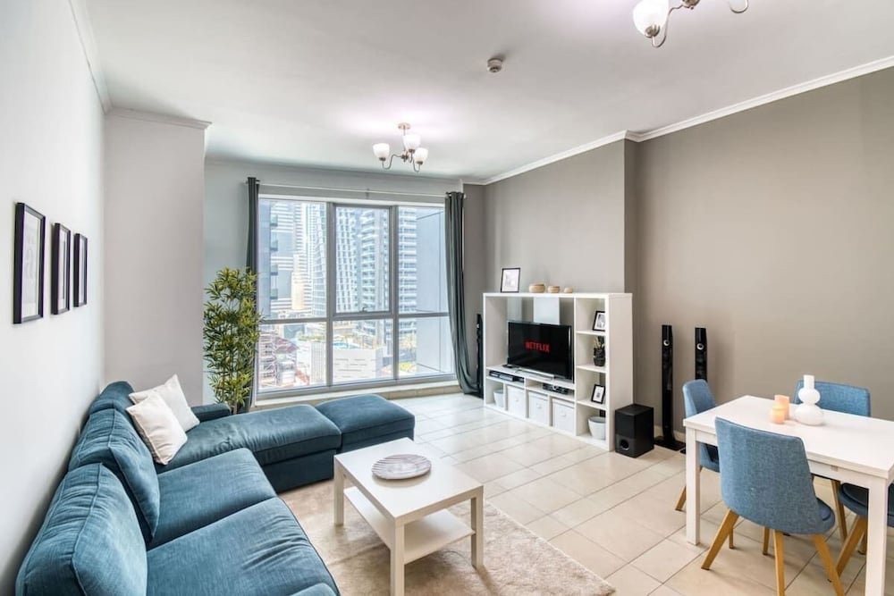 Дубай: Spacious And Bright Apt in the Heart of Marina!