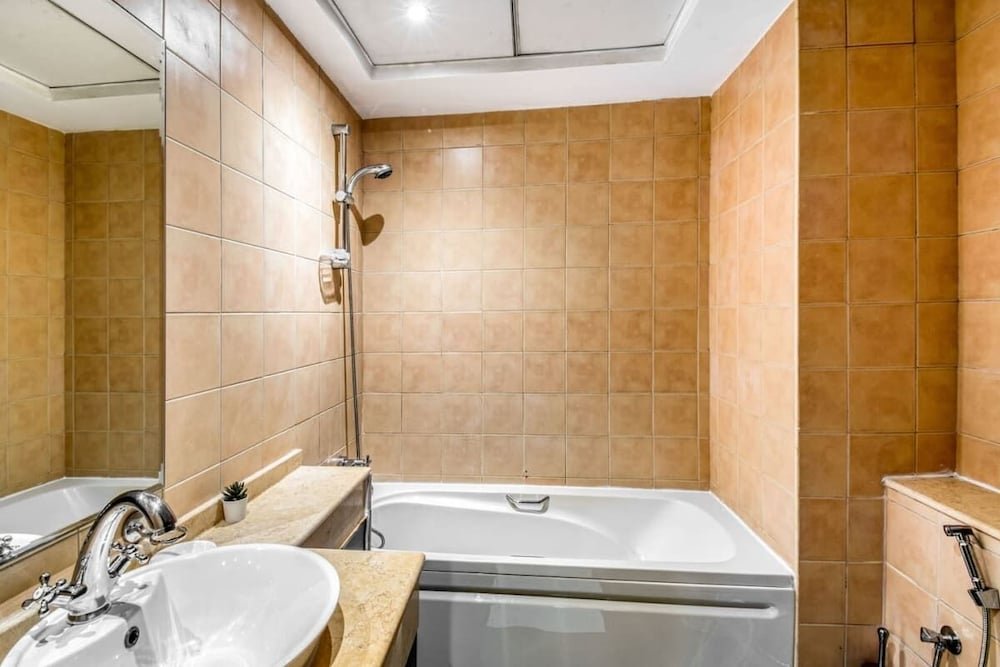 Дубай: Spacious And Bright Apt in the Heart of Marina!