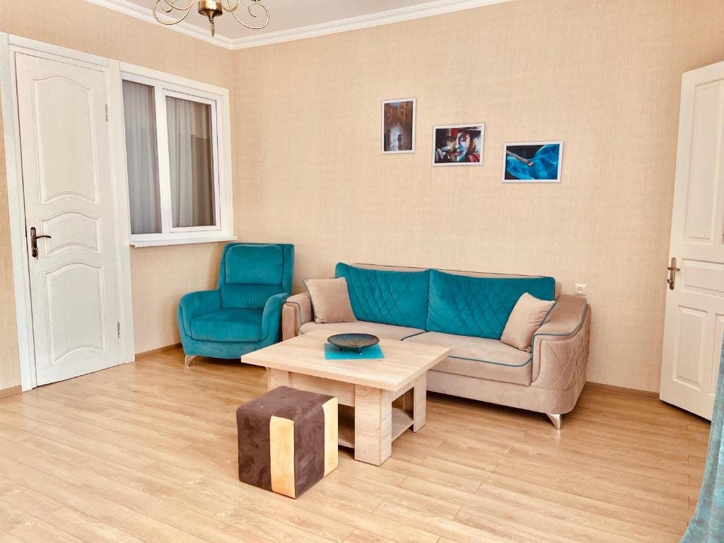 Тбилиси: Apartment With Yard In Old Tbilisi