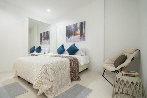 Чиангмай: 3Bedrooms White Design in heart of Nimman