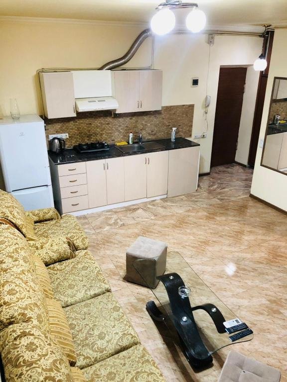 Ереван: Apartment in Zakyan Street