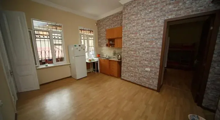 Тбилиси: Red Wall Hostel