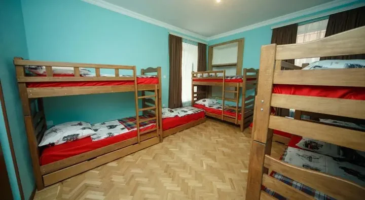 Тбилиси: Red Wall Hostel