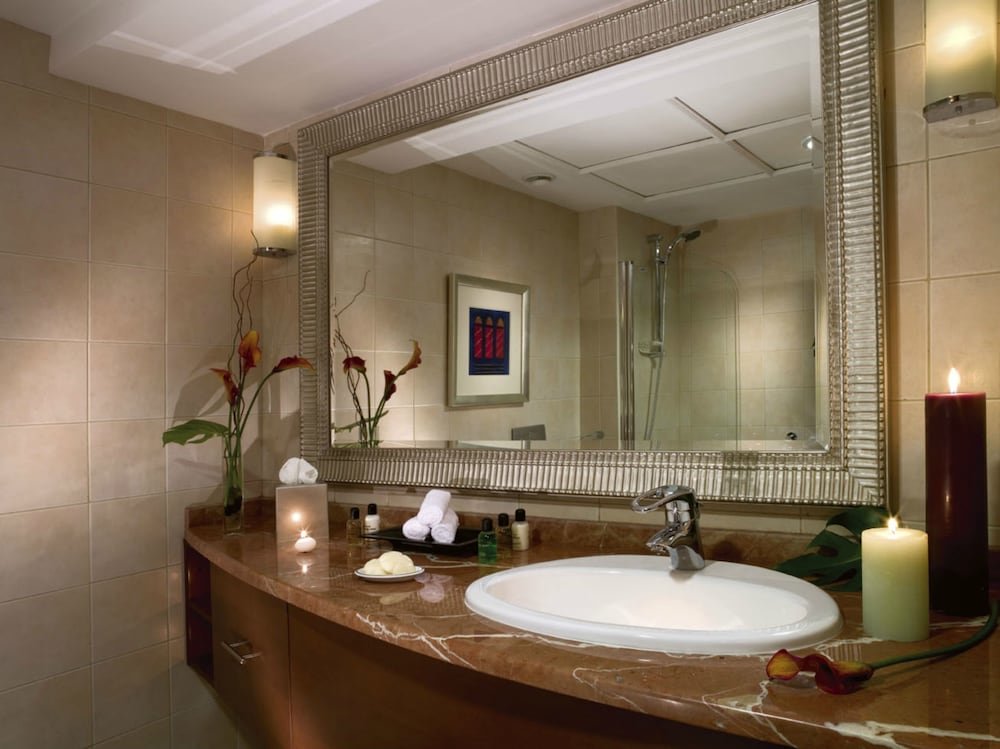 Дубай: Copthorne Lakeview Executive Apartments Dubai, Green Community