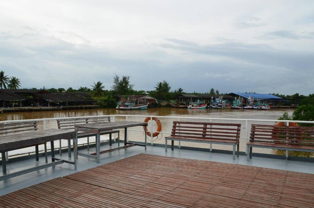 Чумпхон: Chumphon Night Boat to Koh Tao