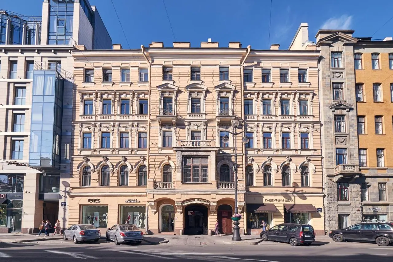 Санкт-Петербург: Апартаменты Greenfeel на Невском