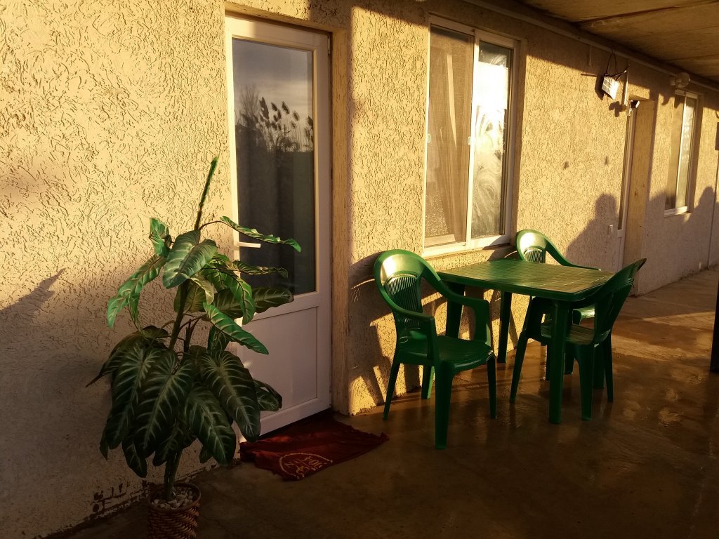 Керчь: Inn Roza Hutor
