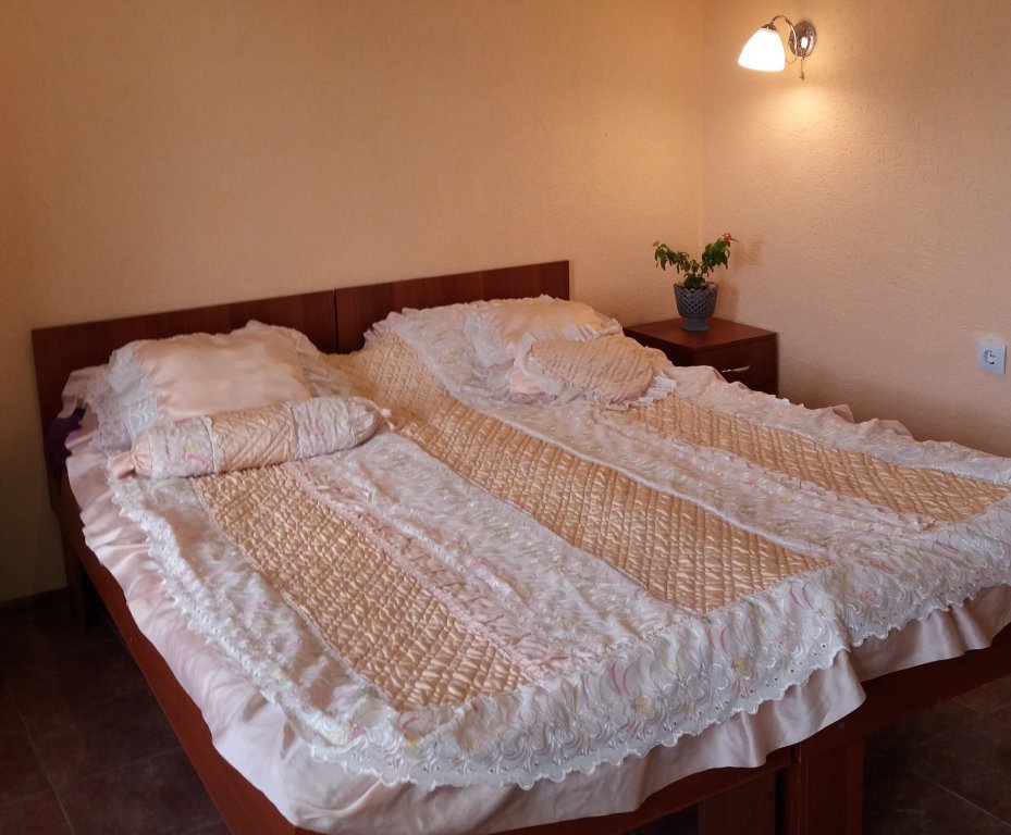 Керчь: Inn Roza Hutor