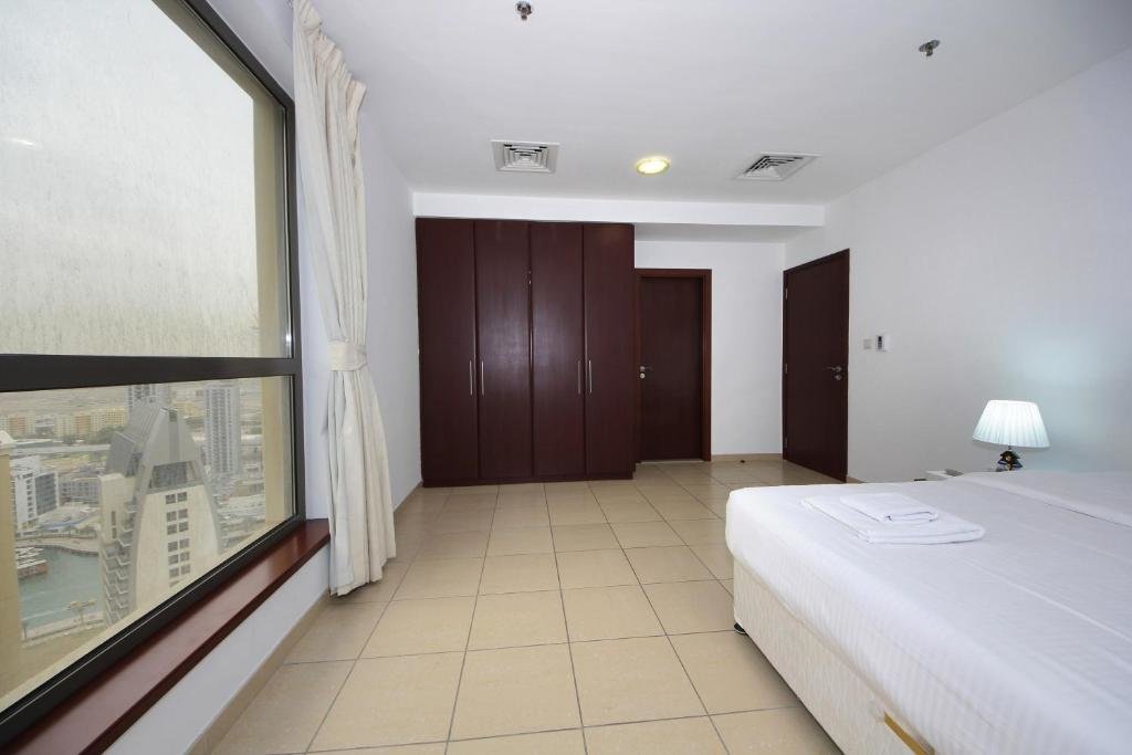 Дубай: Signature Holiday Homes - Shams 4 Jbr